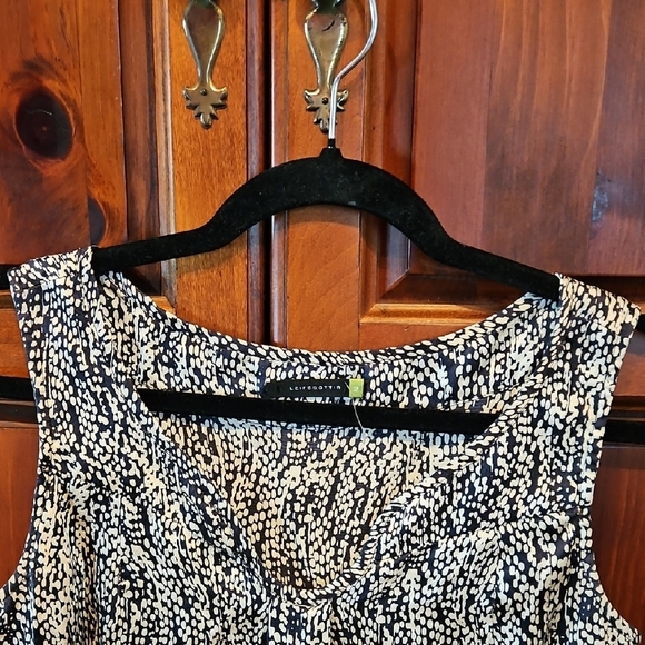 Leifsdottir Navy and Cream Sleeveless V-Neck Blouse, NWOT - Picture 2 of 5